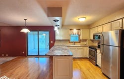 9 Asbury Place, Mason City, IA 50401