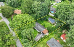 422 Hillcrest Circle, Hendersonville, NC 28792