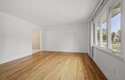 8132 Kraay Avenue, Munster, IN 46321