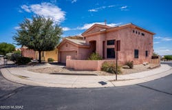 2074 N Avenida Fina, Green Valley, AZ 85614
