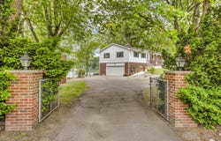 306 E Ridge Drive, Brooklyn, MI 49230