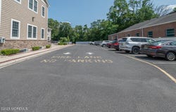 15-17 E Railroad Avenue, Middlesex, NJ 08846
