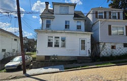 802 10th St, Stowe Twp, PA 15136