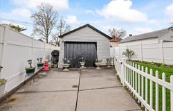 214-38 113 Ave, Cambria Heights, NY 11429