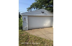658 E Coy Avenue, Hazel Park, MI 48030