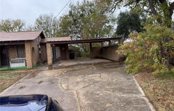 823 N Ellis St, Giddings, TX 78942