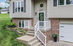 207 FISCHER Drive, WOODBINE, IA 51579