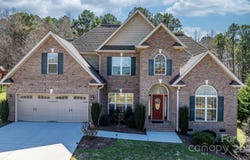 3815 10th Street NE, Hickory, NC 28601