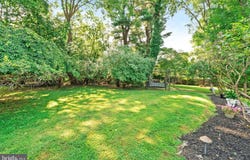8 EDWARDS PLACE, EWING, NJ 08628