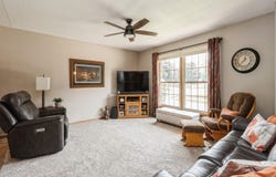 725 E 15th Street N, Newton, IA 50208