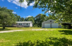 10688 Lawrence 1000, LaRussell, MO 64848