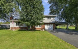 1715 E Springhill Road, Warsaw, IN 46580