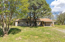 2068 Bristow Point, Eufaula, OK 74432