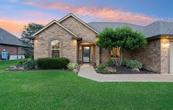 3401 Pondridge Road, Chickasha, OK 73018