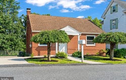 724 DUNKLE STREET, HARRISBURG, PA 17113