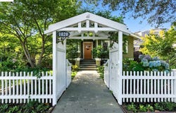 1020 Channing Ave, Palo Alto, CA 94301