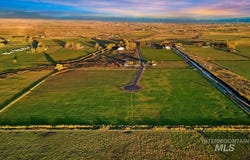10160 W Clear View Ln, Emmett, ID 83617