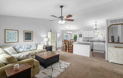 118 E Country Walk Ln, Mulvane, KS 67110