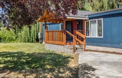 711 Pence Rd, Yakima, WA 98908
