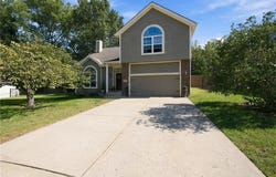 18207 Rollins Drive, Smithville, MO 64089