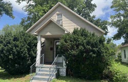 1317 S CHERRY Street, Centralia, IL 62801