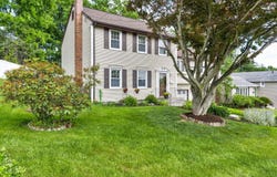 4 Lee Circle, Bloomfield, CT 06002