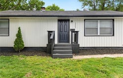 9805 E Gregory Boulevard, Raytown, MO 64138