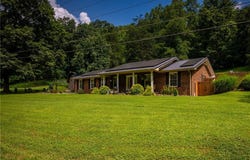 1285 Hudson Valley Drive, South Charleston, WV 25309