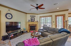 168 Woodlands Glen Cir, Brandon, MS 39047