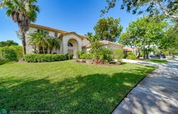 558 Stonemont Dr, Weston, FL 33326