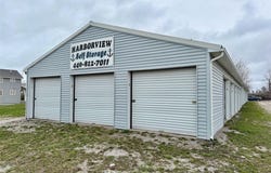 1034 Harbor Street, Conneaut, OH 44030