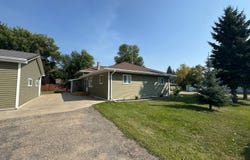 405 Main St E, Leeds, ND 58346