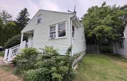 37 Woodlawn Avenue, Kittery, ME 03904