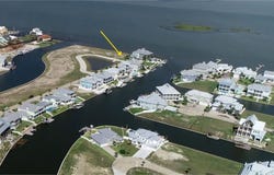 1002 North Isle Dr, ROCKPORT, TX 78382