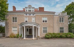 90 Rhode Island Avenue, Newport, RI 02840