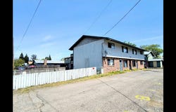 587 W BERDINE ST, Roseburg, OR 97471