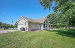 26624 W 321st Terrace, Paola, KS 66071