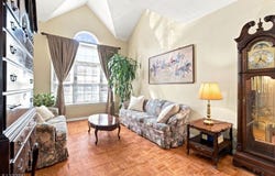 9 Gallop Ln, Franklin Twp., NJ 08873-5342