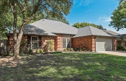 101 Clover Lane, Burleson, TX 76028