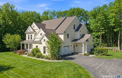 17 Bittersweet Way, Stonington, CT 06378