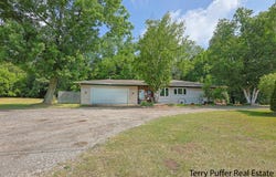 721 17 Mile Road, Kent City, MI 49330