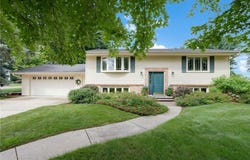 143 Woodcrest Terrace, Le Sueur, MN 56058