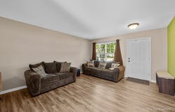 902 Oak Valley Drive, Cary, IL 60013