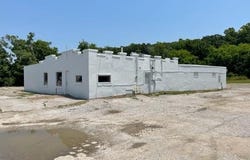 1930  N College  AVE, Fayetteville, AR 72703