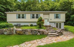 45 Wiccopee Road, Putnam Valley, NY 10579
