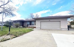 305 W 9th St, Miller, SD 57362