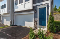 18297 SUMMIT POINTE Drive, TRIANGLE, VA 22172