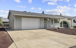 540 W CLACKAMAS Cir, Woodburn, OR 97071