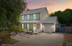 124 NE 15th Street, Oak Island, NC 28465