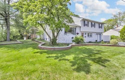 189 Edgewood Drive, Orangeburg, NY 10962